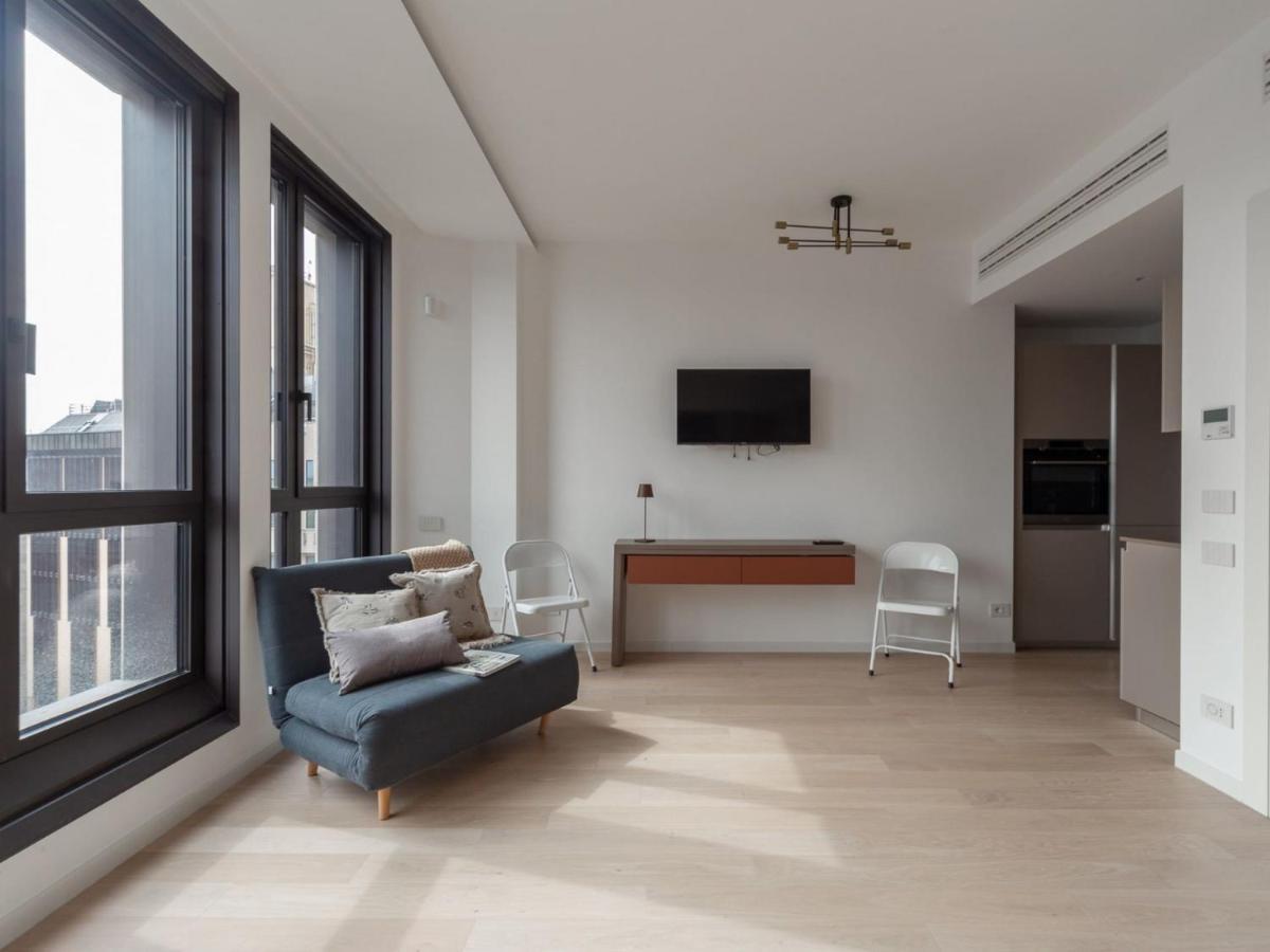 The Best Rent - Monolocale Moderno A Due Passi Dal Duomo Milan Bagian luar foto
